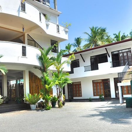 Green Shadows Beach Hotel Wadduwa Exterior foto