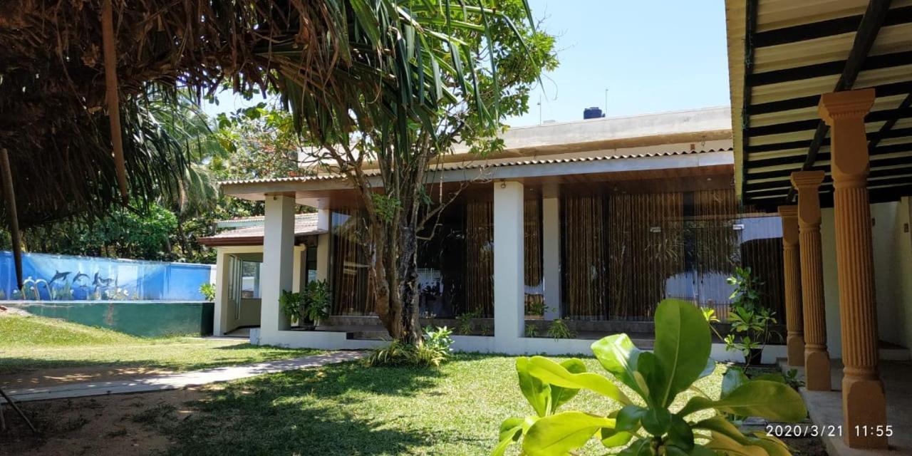 Green Shadows Beach Hotel Wadduwa Exterior foto