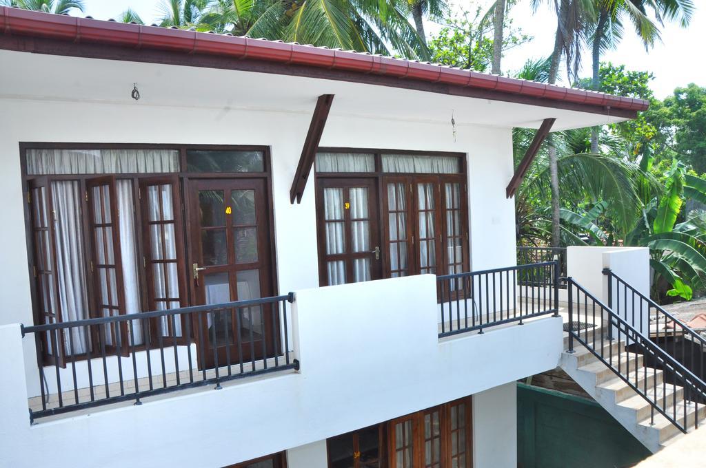 Green Shadows Beach Hotel Wadduwa Exterior foto