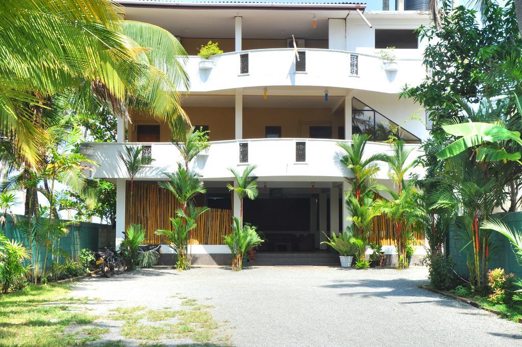 Green Shadows Beach Hotel Wadduwa Exterior foto