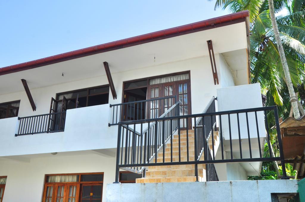 Green Shadows Beach Hotel Wadduwa Exterior foto