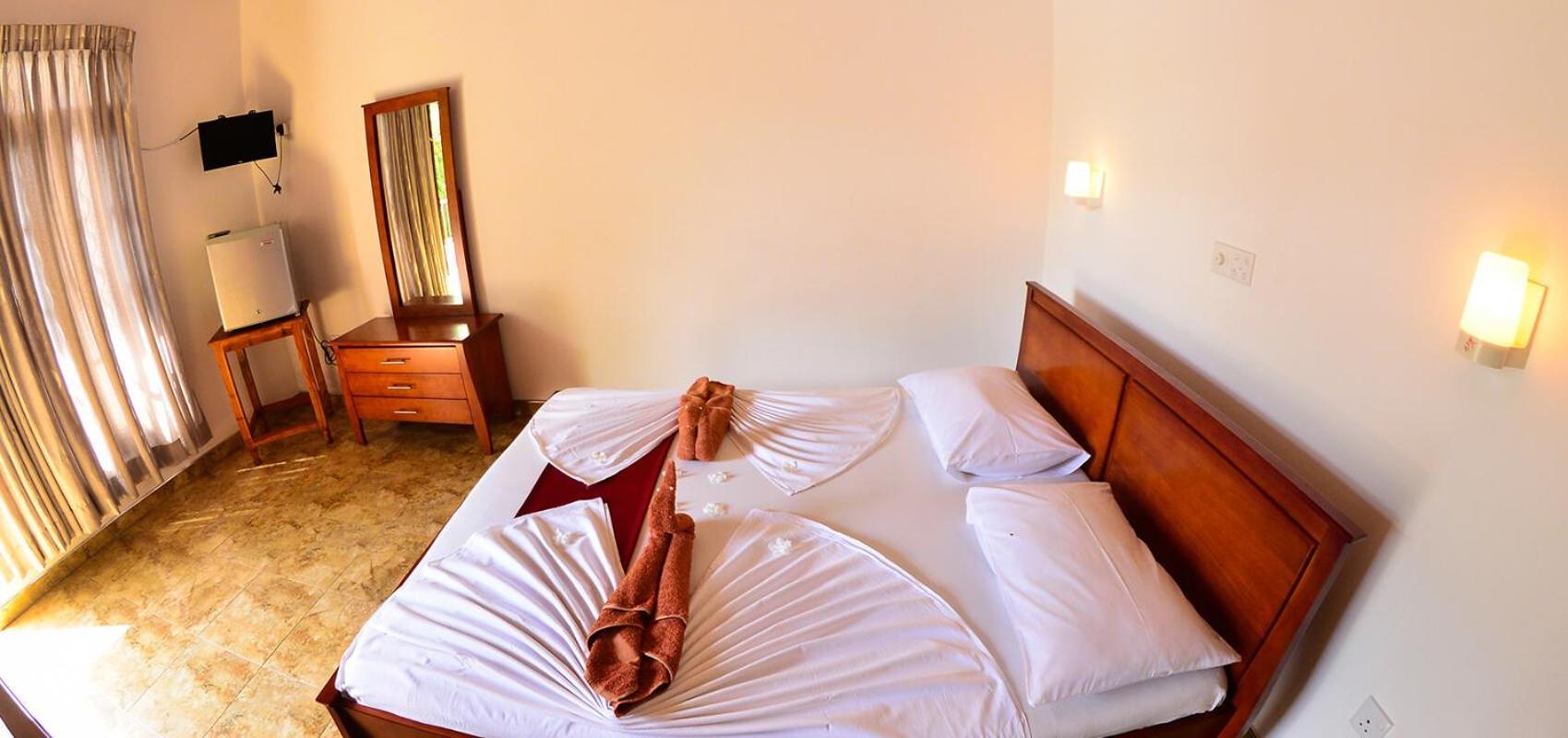 Green Shadows Beach Hotel Wadduwa Exterior foto