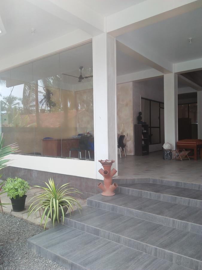 Green Shadows Beach Hotel Wadduwa Exterior foto