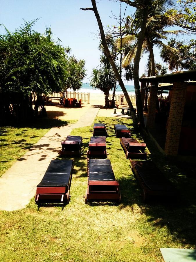 Green Shadows Beach Hotel Wadduwa Exterior foto