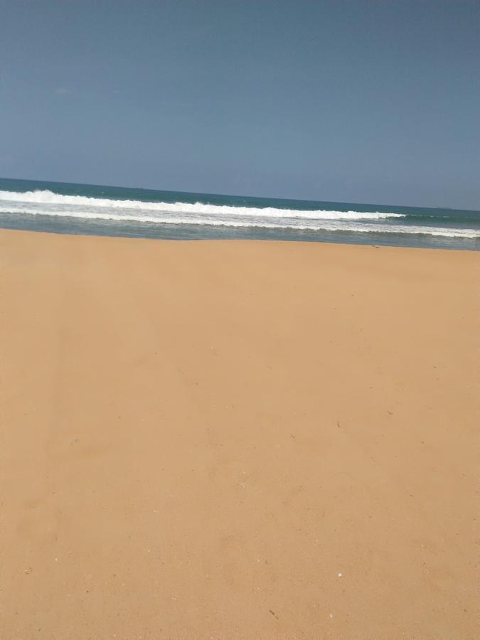 Green Shadows Beach Hotel Wadduwa Exterior foto
