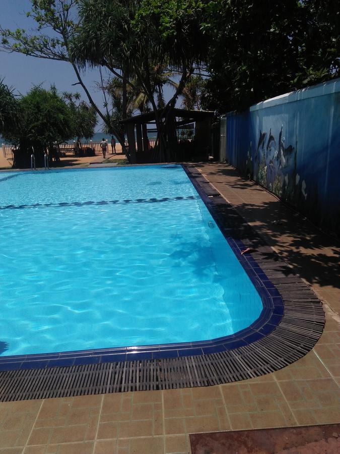 Green Shadows Beach Hotel Wadduwa Exterior foto