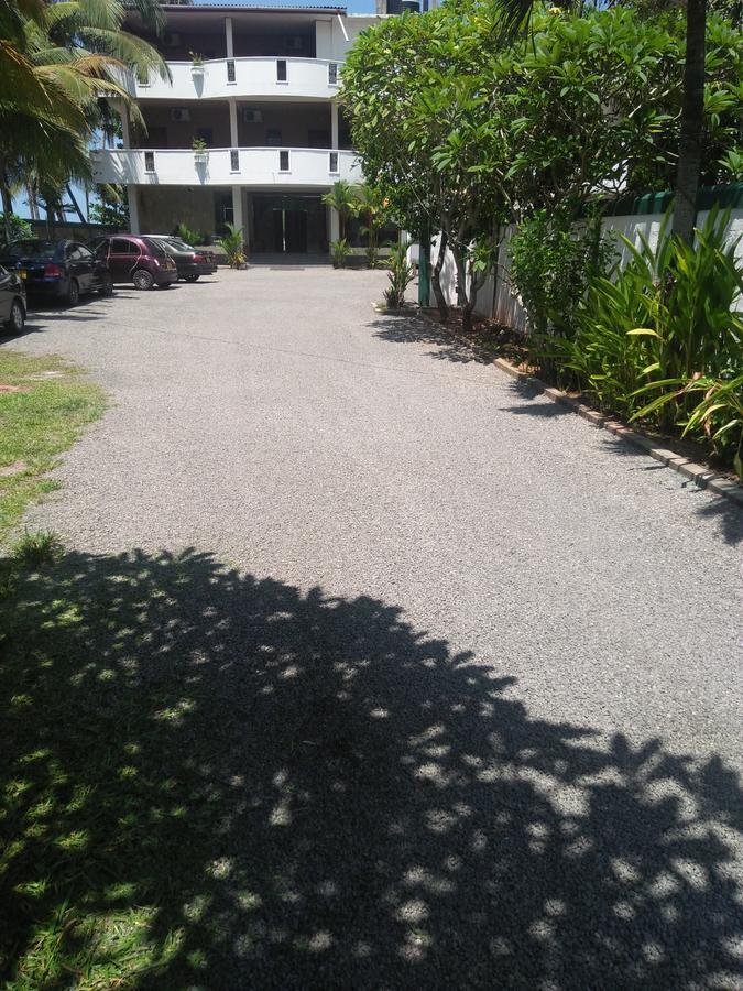 Green Shadows Beach Hotel Wadduwa Exterior foto