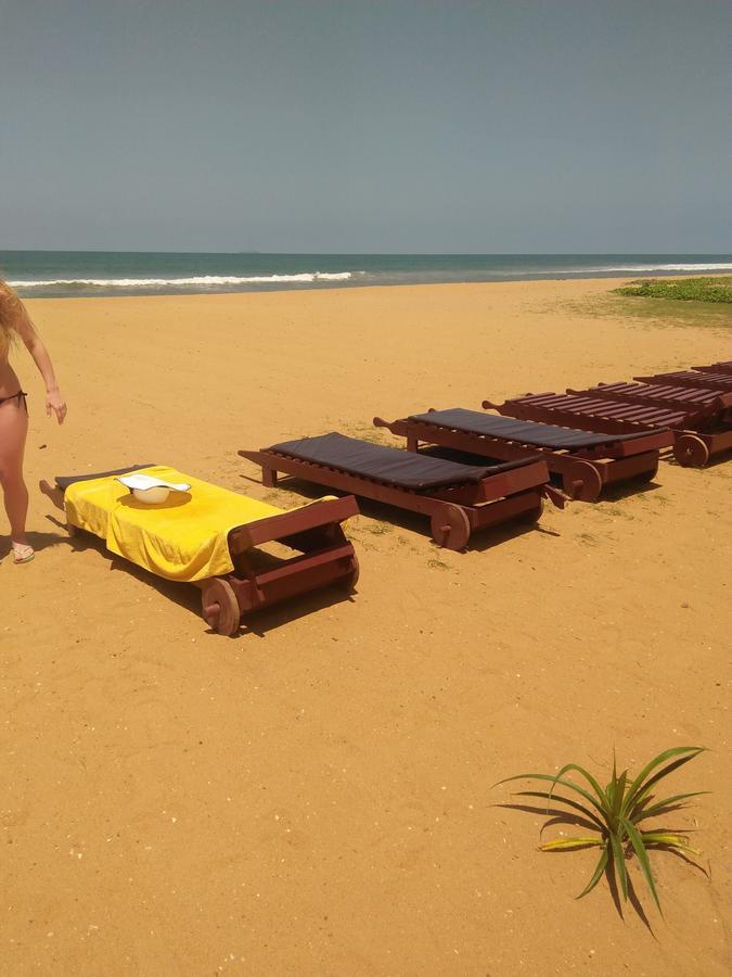 Green Shadows Beach Hotel Wadduwa Exterior foto